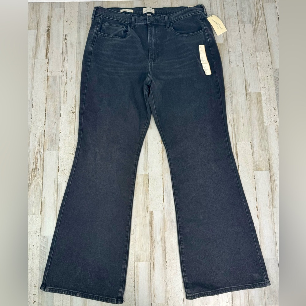 Universal Thread Women's High-Rise Flare Jeans Black Denim Size 16R Short NWT - Picture 1 of 12